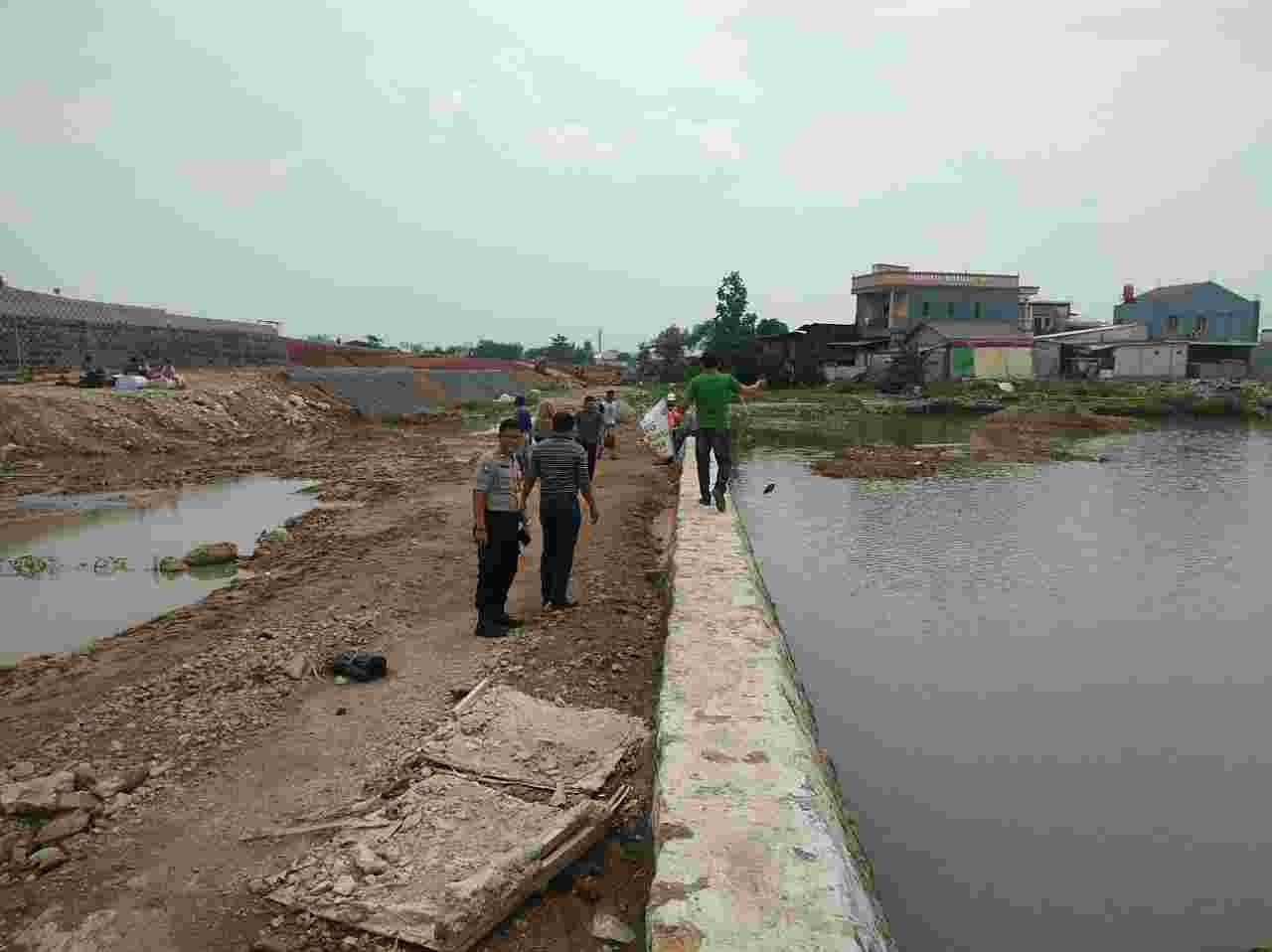 ( “Lokasi Muhammad Yusuf Tenggelam Di Galian Danau Buatan Proyek Tol Jorr Kunciran-Bandara” )